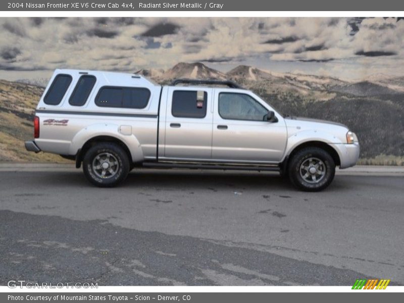 Radiant Silver Metallic / Gray 2004 Nissan Frontier XE V6 Crew Cab 4x4