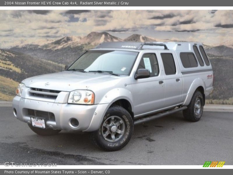 Radiant Silver Metallic / Gray 2004 Nissan Frontier XE V6 Crew Cab 4x4