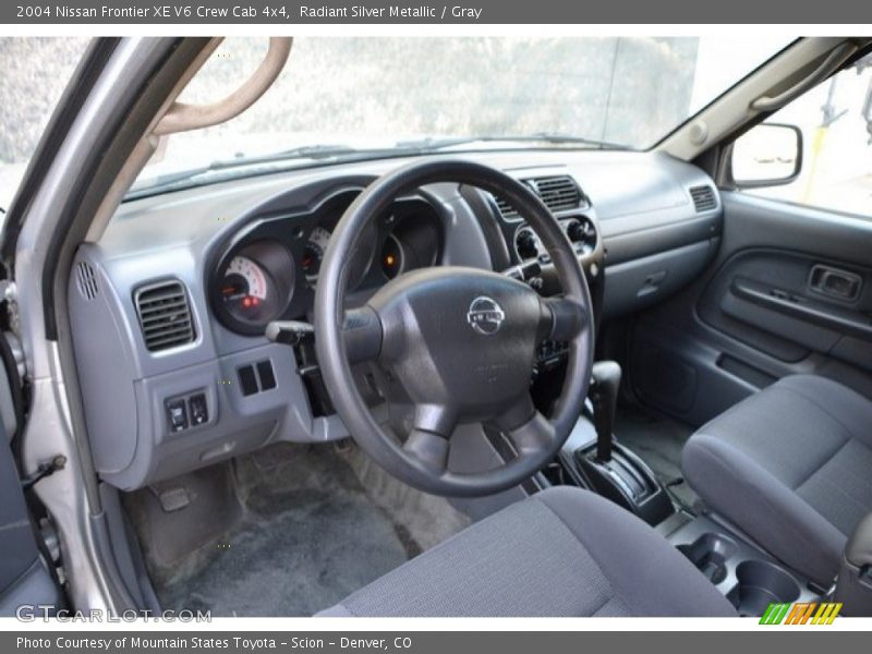 Radiant Silver Metallic / Gray 2004 Nissan Frontier XE V6 Crew Cab 4x4
