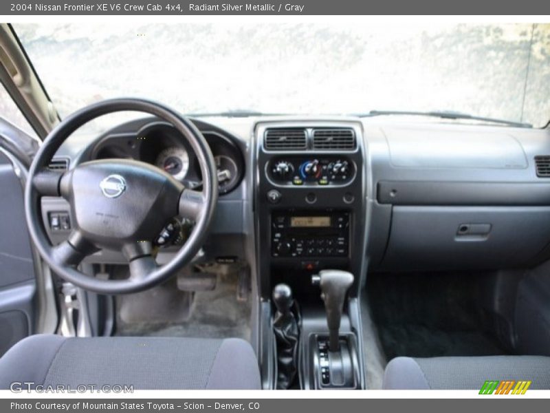 Radiant Silver Metallic / Gray 2004 Nissan Frontier XE V6 Crew Cab 4x4