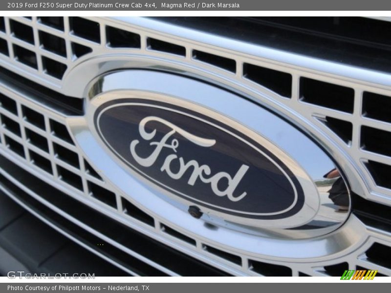  2019 F250 Super Duty Platinum Crew Cab 4x4 Logo