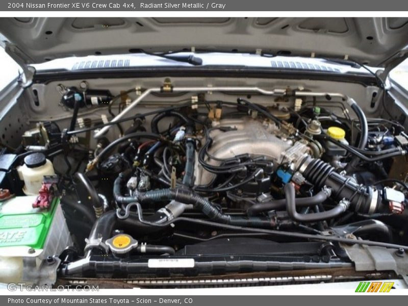 Radiant Silver Metallic / Gray 2004 Nissan Frontier XE V6 Crew Cab 4x4