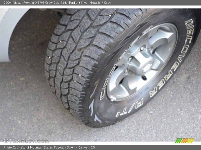Radiant Silver Metallic / Gray 2004 Nissan Frontier XE V6 Crew Cab 4x4