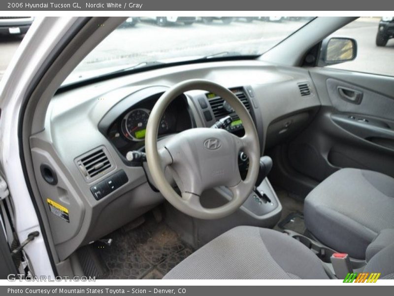 Nordic White / Gray 2006 Hyundai Tucson GL