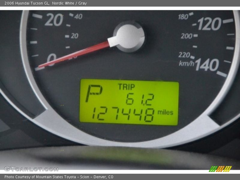 Nordic White / Gray 2006 Hyundai Tucson GL
