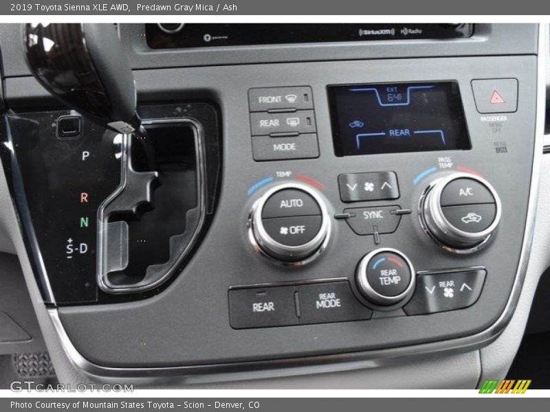 Controls of 2019 Sienna XLE AWD