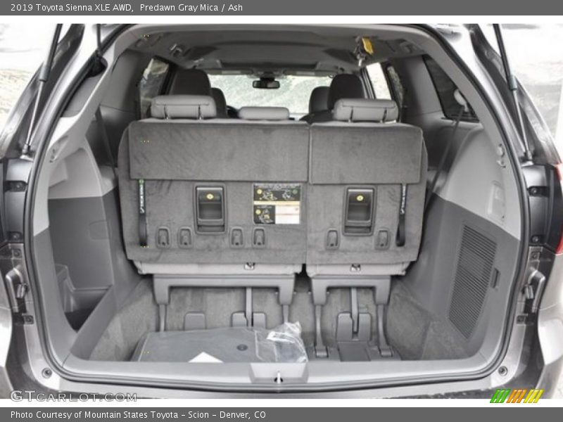  2019 Sienna XLE AWD Trunk