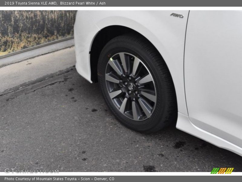 Blizzard Pearl White / Ash 2019 Toyota Sienna XLE AWD