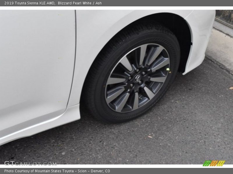 Blizzard Pearl White / Ash 2019 Toyota Sienna XLE AWD