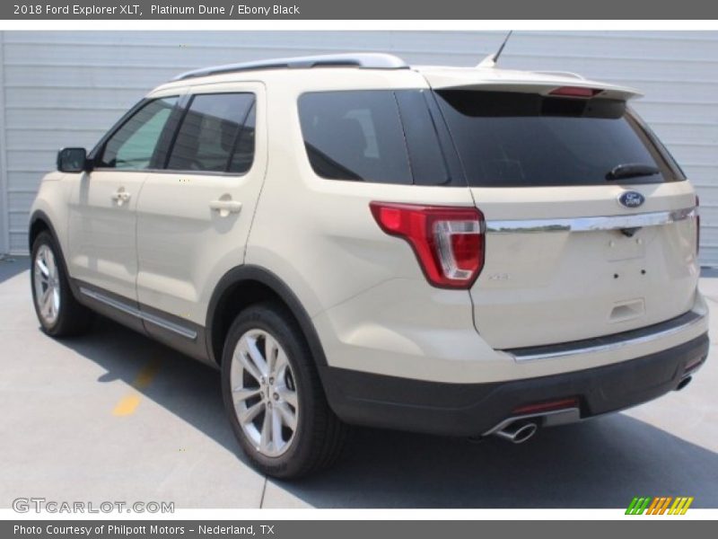 Platinum Dune / Ebony Black 2018 Ford Explorer XLT