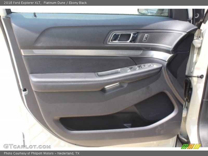 Platinum Dune / Ebony Black 2018 Ford Explorer XLT