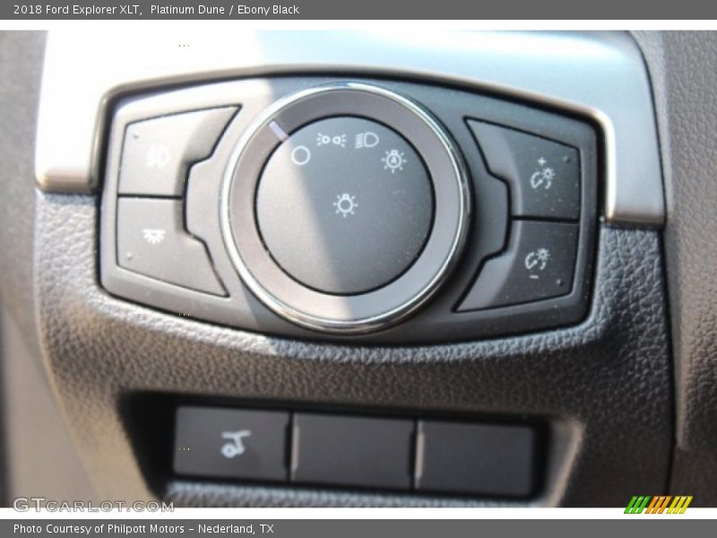 Platinum Dune / Ebony Black 2018 Ford Explorer XLT