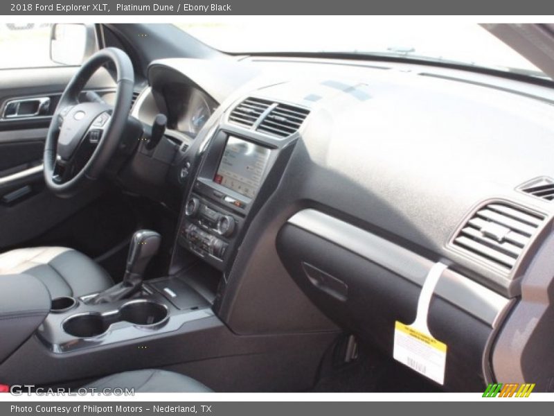 Platinum Dune / Ebony Black 2018 Ford Explorer XLT