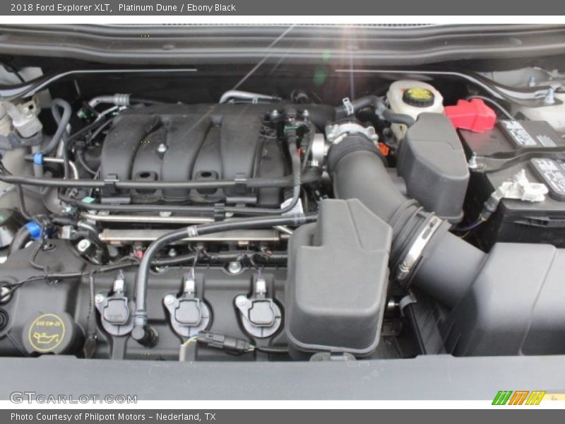 Platinum Dune / Ebony Black 2018 Ford Explorer XLT