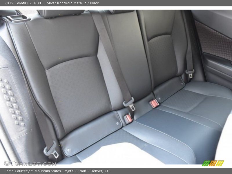 Silver Knockout Metallic / Black 2019 Toyota C-HR XLE