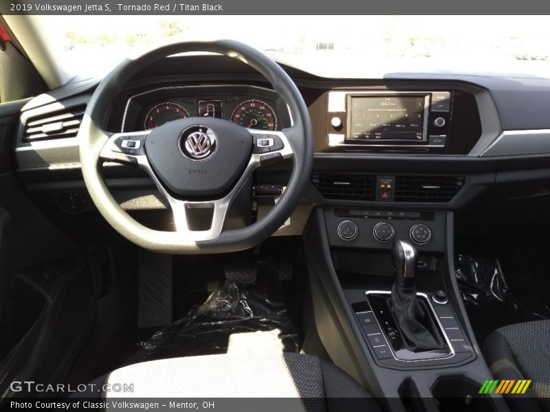 Tornado Red / Titan Black 2019 Volkswagen Jetta S
