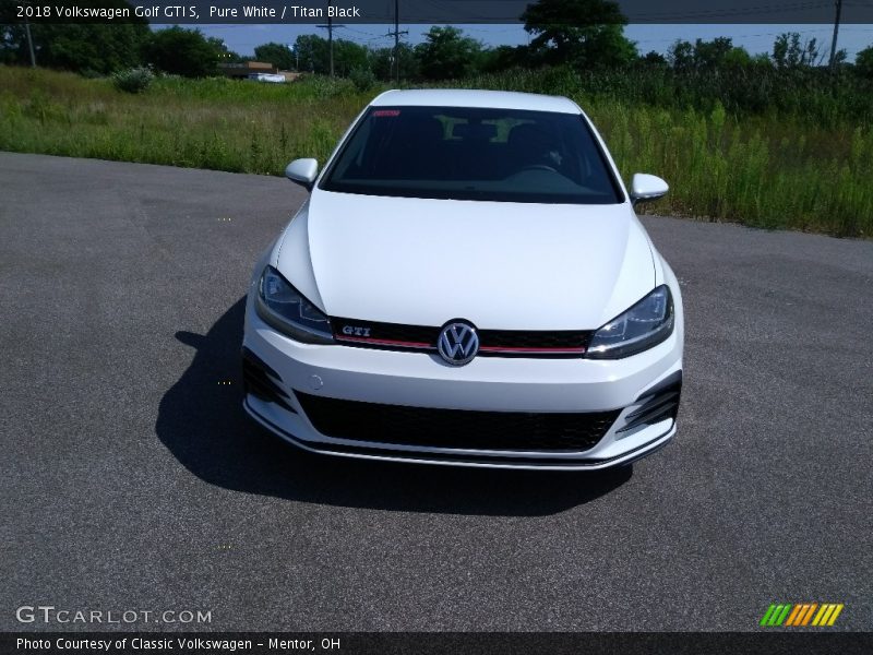 Pure White / Titan Black 2018 Volkswagen Golf GTI S