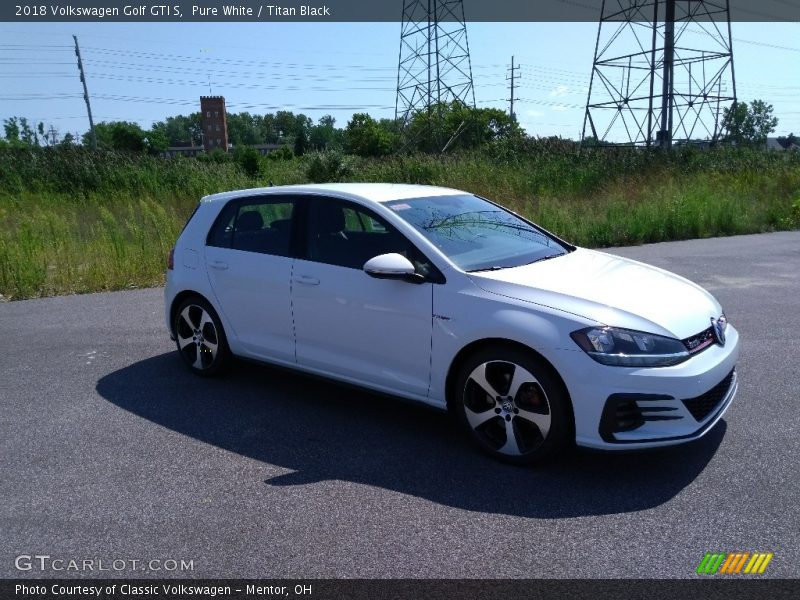 Pure White / Titan Black 2018 Volkswagen Golf GTI S