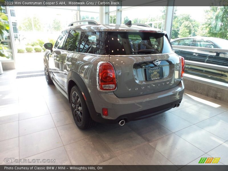 Moonwalk Grey / Carbon Black 2019 Mini Countryman Cooper S All4