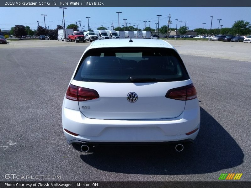 Pure White / Titan Black 2018 Volkswagen Golf GTI S