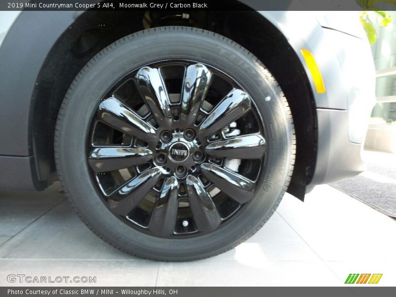 Moonwalk Grey / Carbon Black 2019 Mini Countryman Cooper S All4