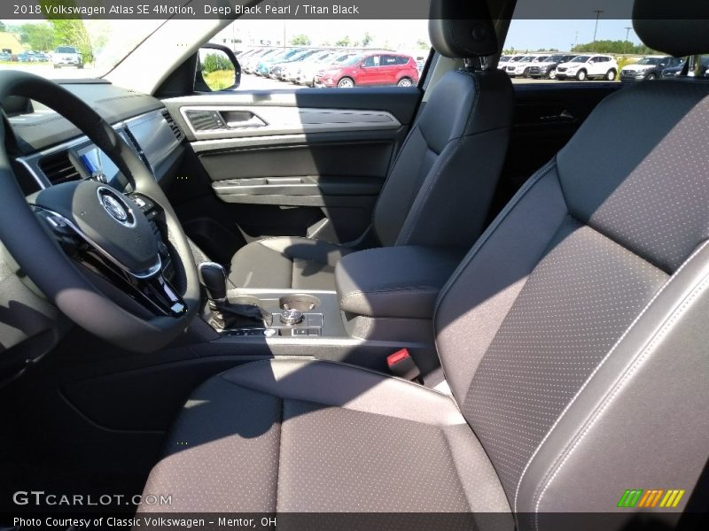 Deep Black Pearl / Titan Black 2018 Volkswagen Atlas SE 4Motion