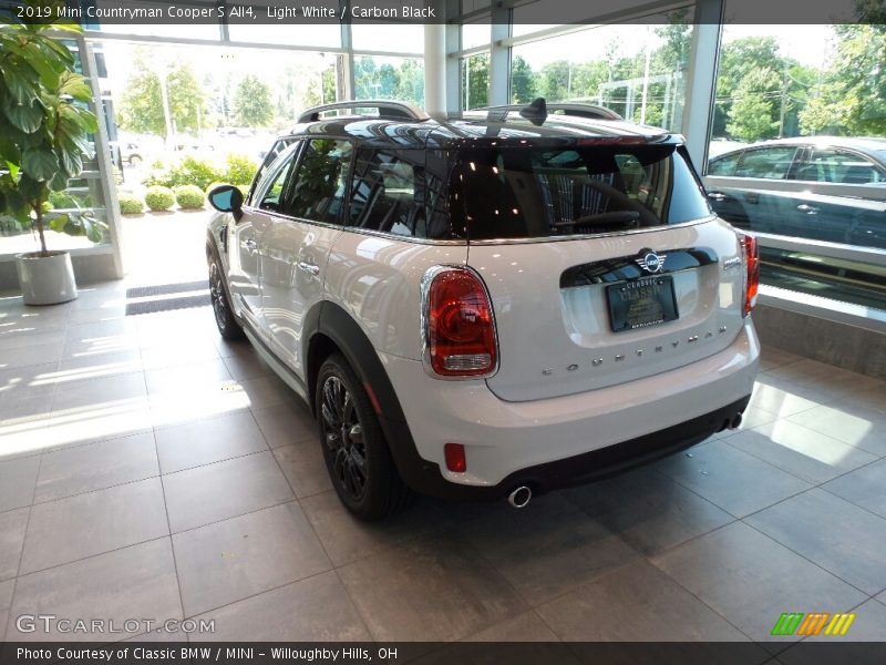 Light White / Carbon Black 2019 Mini Countryman Cooper S All4