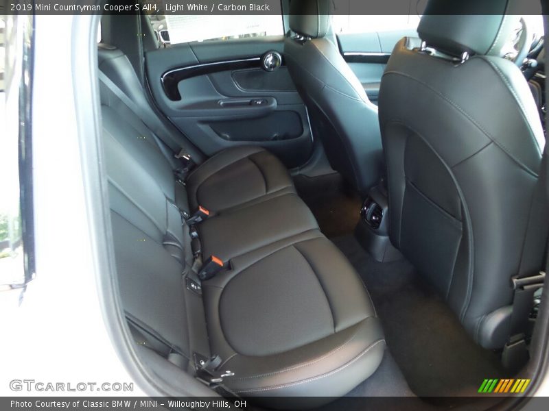 Light White / Carbon Black 2019 Mini Countryman Cooper S All4