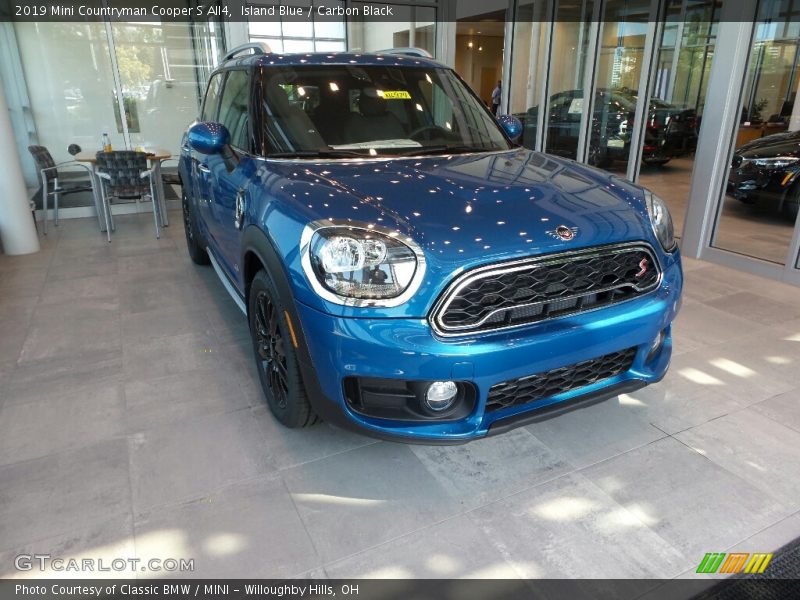 Island Blue / Carbon Black 2019 Mini Countryman Cooper S All4