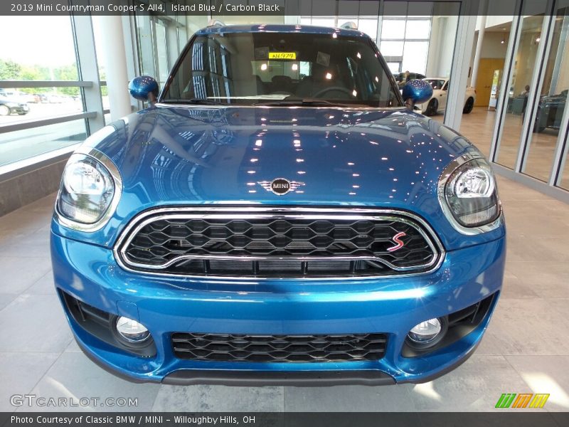 Island Blue / Carbon Black 2019 Mini Countryman Cooper S All4