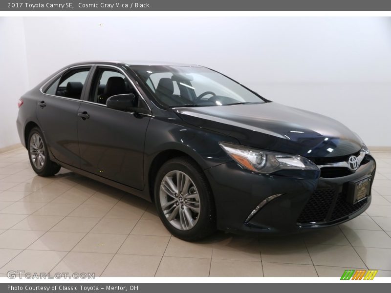 Cosmic Gray Mica / Black 2017 Toyota Camry SE
