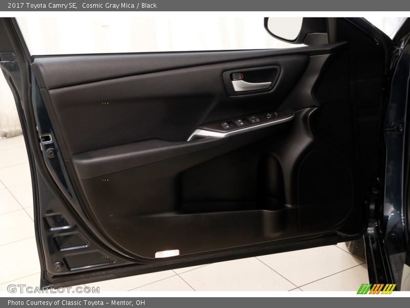 Cosmic Gray Mica / Black 2017 Toyota Camry SE