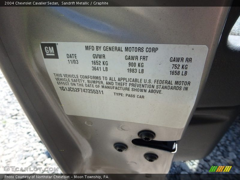 Sandrift Metallic / Graphite 2004 Chevrolet Cavalier Sedan