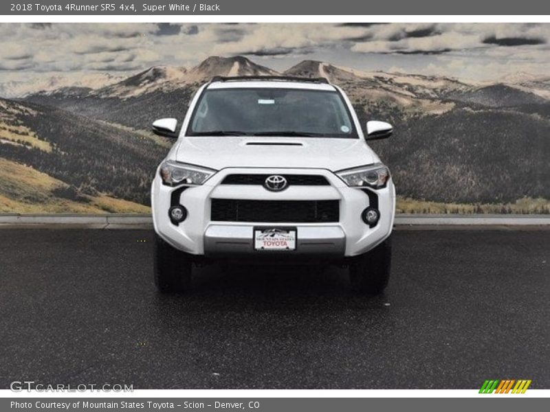 Super White / Black 2018 Toyota 4Runner SR5 4x4