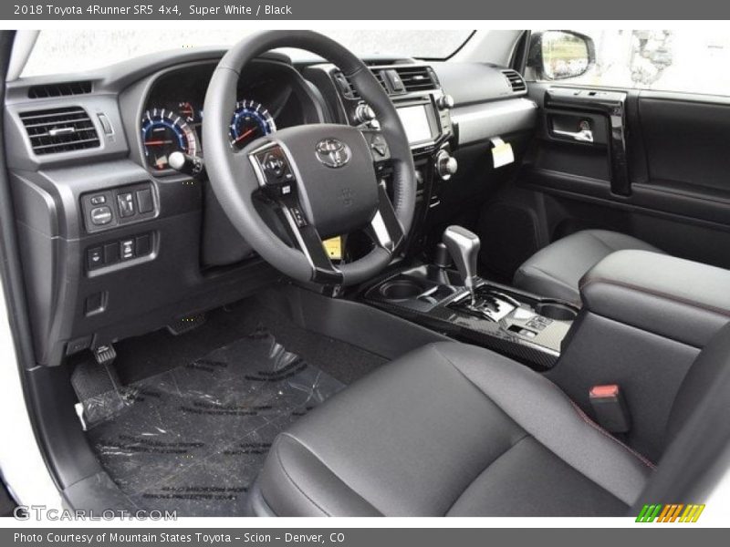 Super White / Black 2018 Toyota 4Runner SR5 4x4