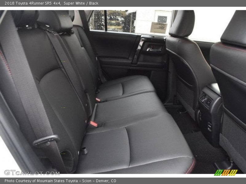 Super White / Black 2018 Toyota 4Runner SR5 4x4