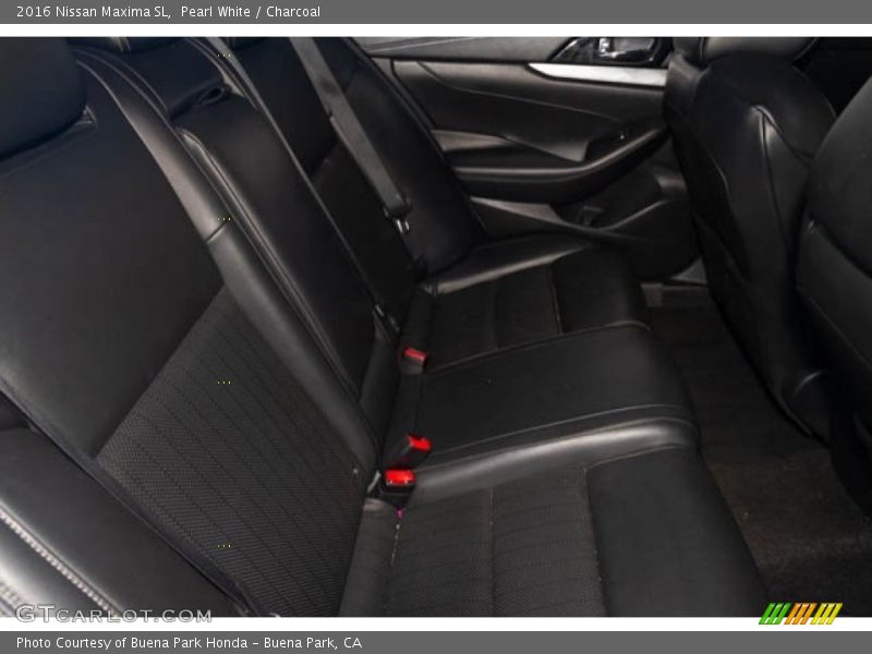 Pearl White / Charcoal 2016 Nissan Maxima SL