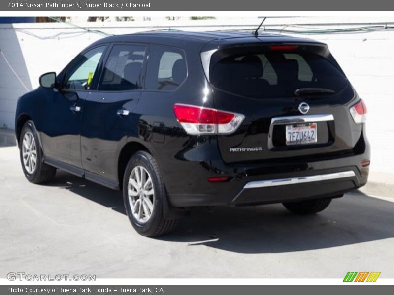 Super Black / Charcoal 2014 Nissan Pathfinder S