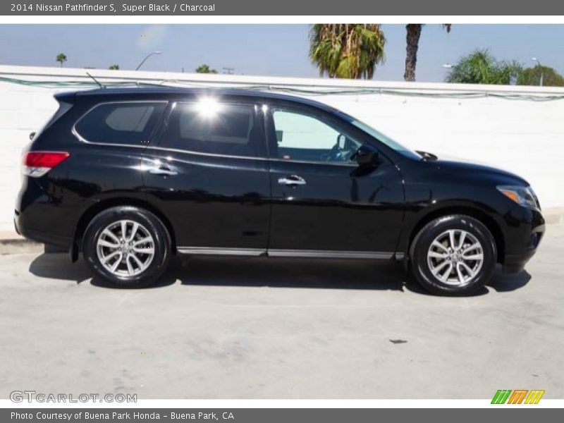 Super Black / Charcoal 2014 Nissan Pathfinder S