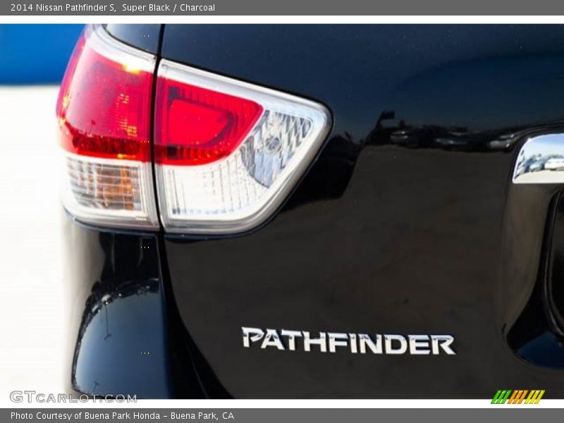 Super Black / Charcoal 2014 Nissan Pathfinder S