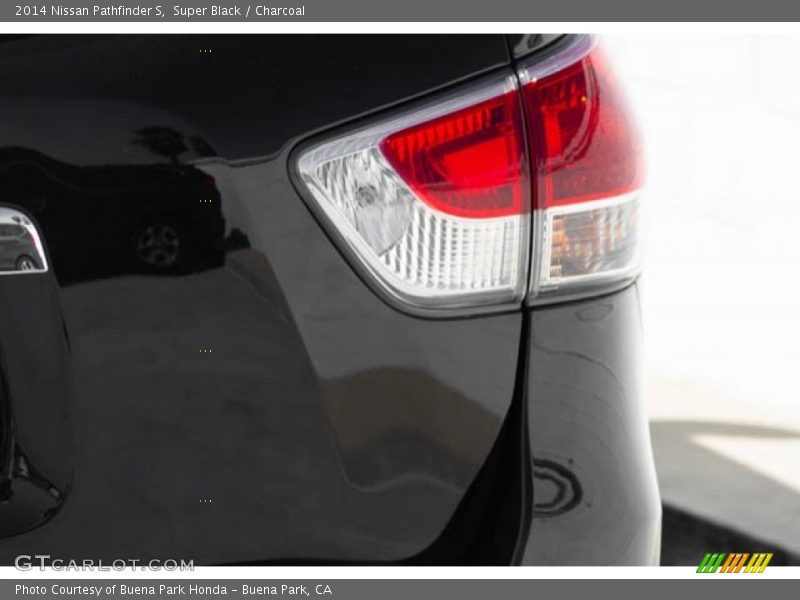 Super Black / Charcoal 2014 Nissan Pathfinder S
