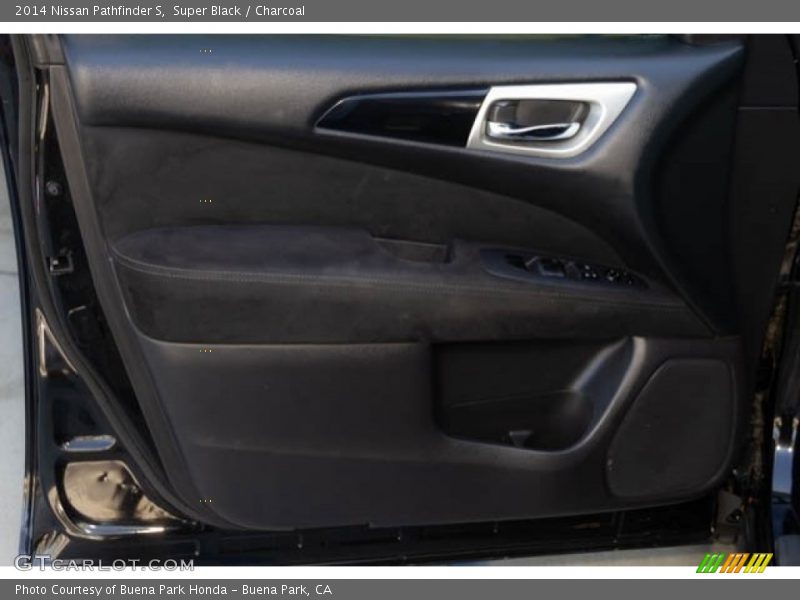 Super Black / Charcoal 2014 Nissan Pathfinder S