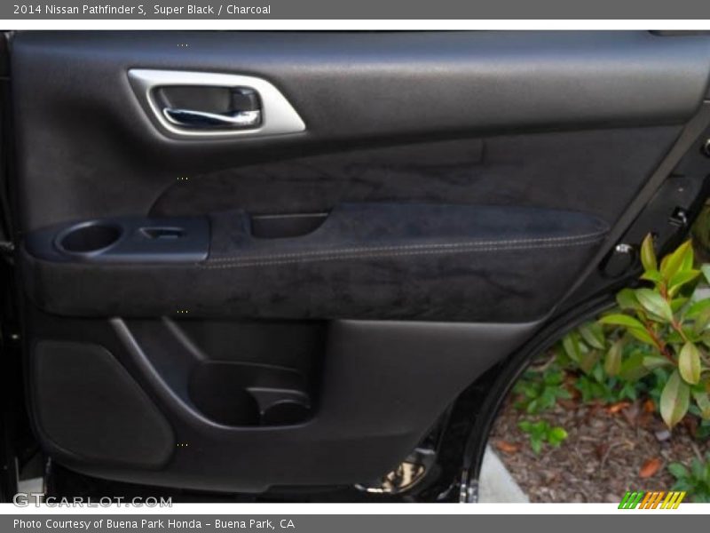 Super Black / Charcoal 2014 Nissan Pathfinder S