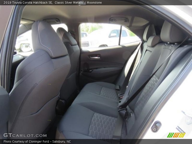 Classic Silver Metallic / Moonstone 2019 Toyota Corolla Hatchback SE