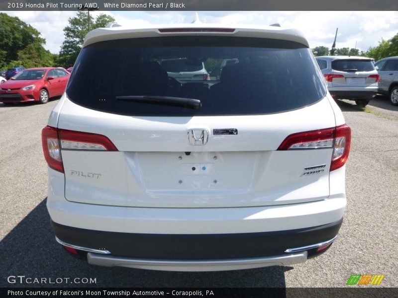 White Diamond Pearl / Black 2019 Honda Pilot Touring AWD