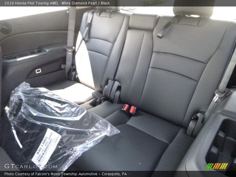 White Diamond Pearl / Black 2019 Honda Pilot Touring AWD