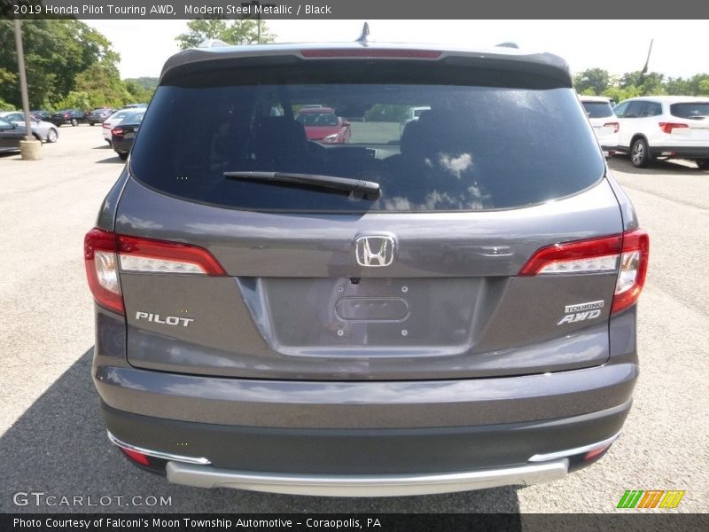 Modern Steel Metallic / Black 2019 Honda Pilot Touring AWD