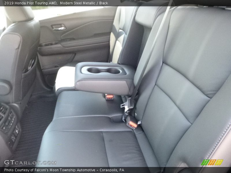 Modern Steel Metallic / Black 2019 Honda Pilot Touring AWD