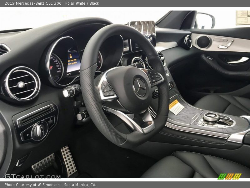 Polar White / Black 2019 Mercedes-Benz GLC 300