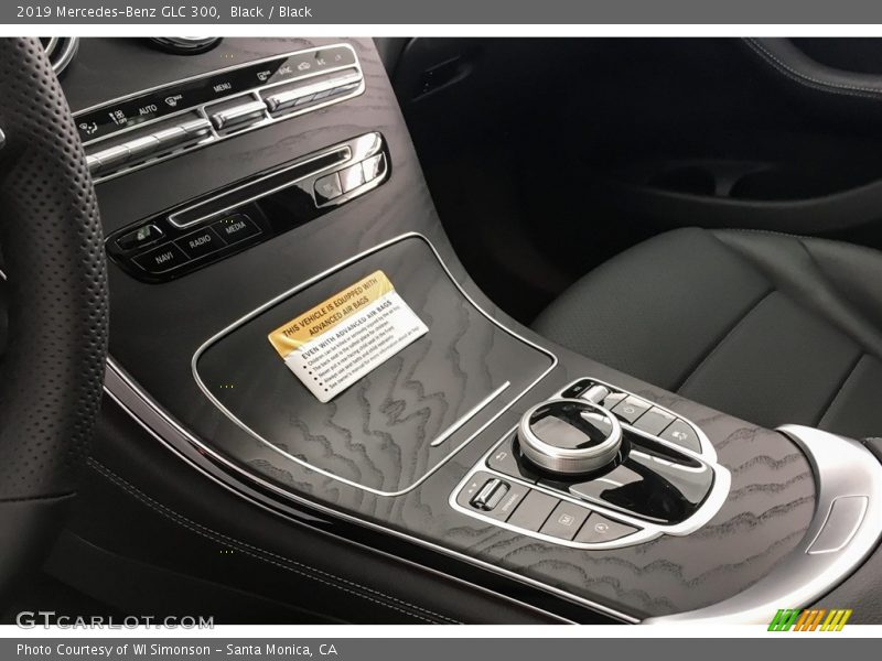 Black / Black 2019 Mercedes-Benz GLC 300